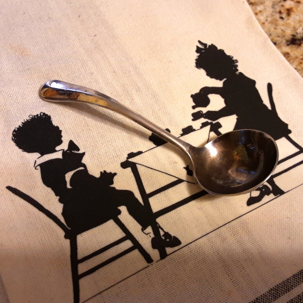 VINTAGE MADE IN ENGLAND SILVERPLATE SOUP SPOON, HALLMARKED SG ENGLAND, EPNSA1